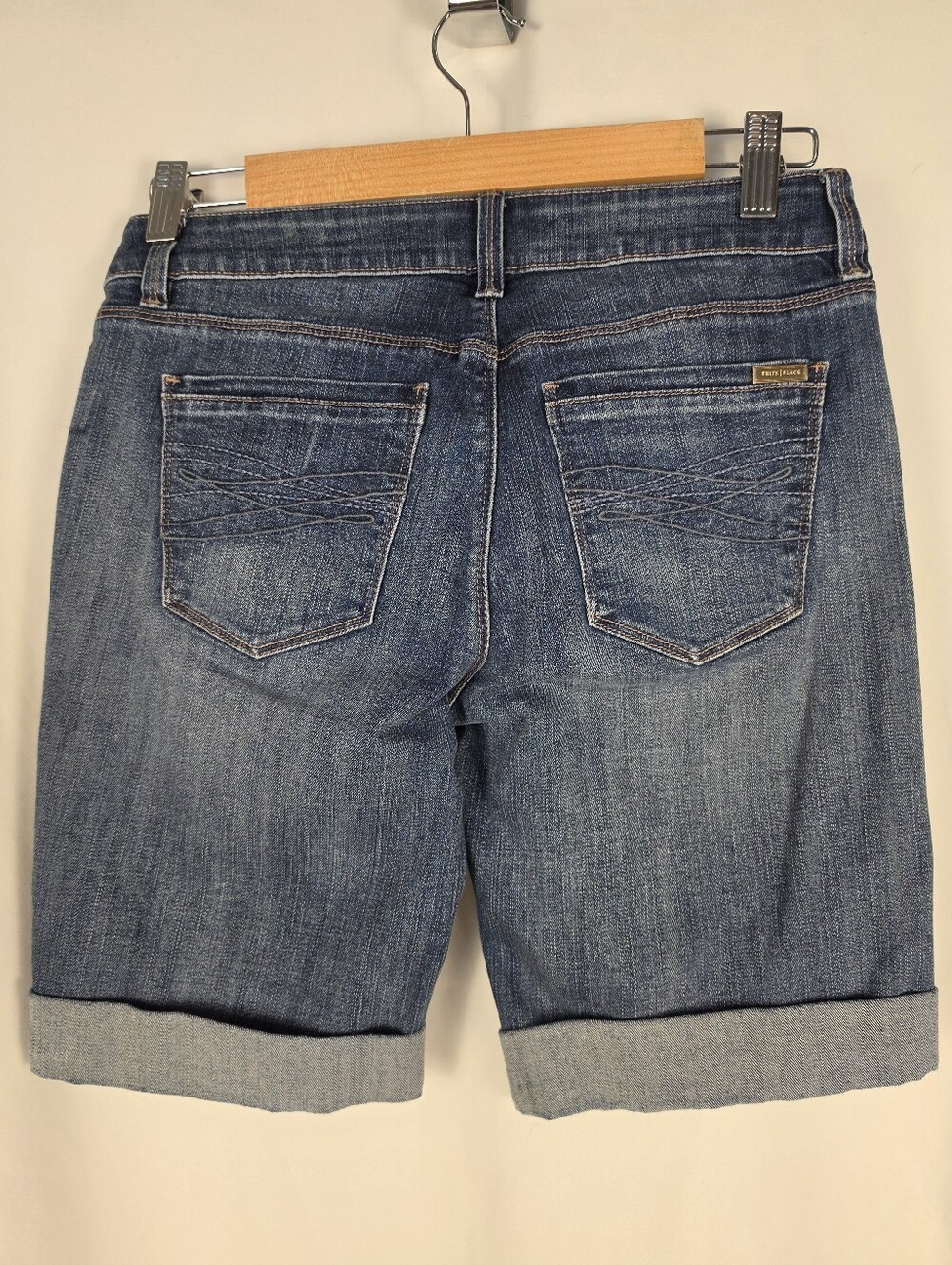 White House Black Market Everyday Soft Cuffed Bermuda Denim Shorts Size 4 - Picture 2 of 5